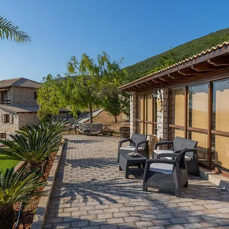 Piedra Villa *